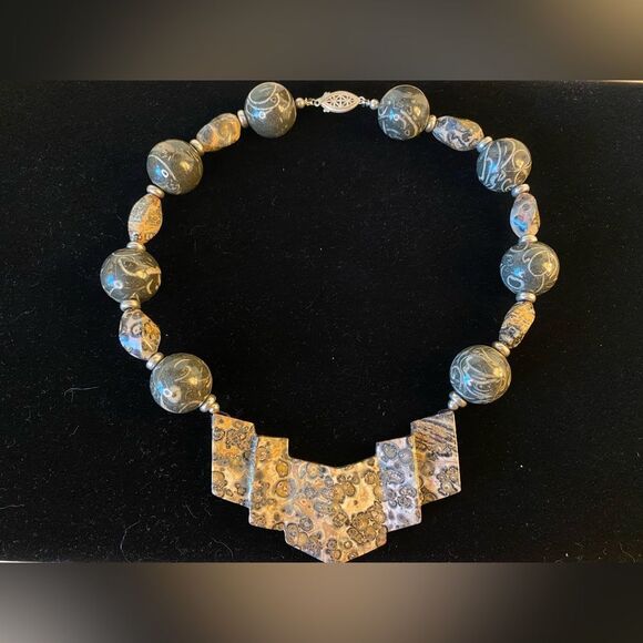 1950s Natural Tortilla Jasper Stone Collar Necklace - Picture 2 of 8